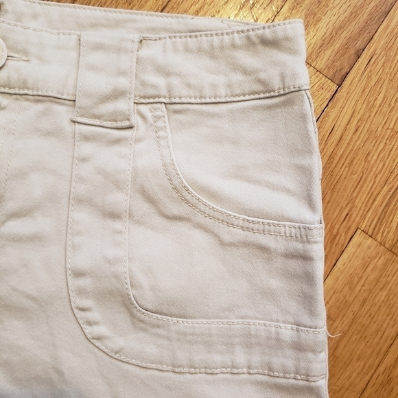 Be Bop Khaki Shorts Junior's 9 Neutral Cream Tan Summer Classic Basic Cute EUC - Picture 3 of 8